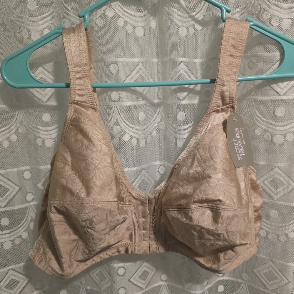 Secret Treasures Women's 44D Bra Sheer Taupe Embossed M Frame NWT Front Closure